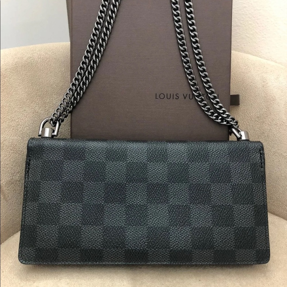 Authentic Louis Vuitton wallet - Picture 2 of 11